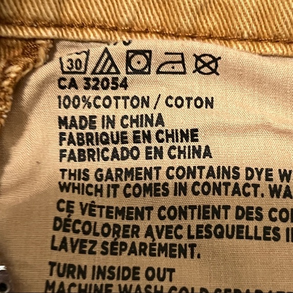 Urban Outfitters BDG Low Rise Dolphin Fray Jean Shorts Cutoffs Low Rise Denim - Picture 9 of 11